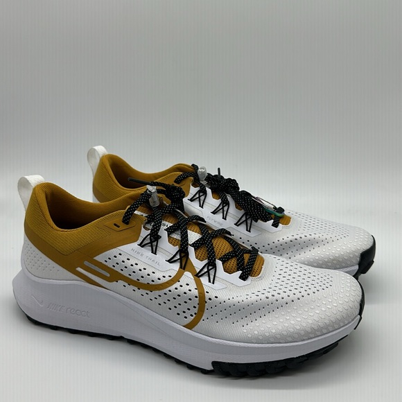 New Men’s Nike React Pegasus Trail 4 Shoes NBY White/yellow FB5058-900 NWOB - Picture 2 of 5